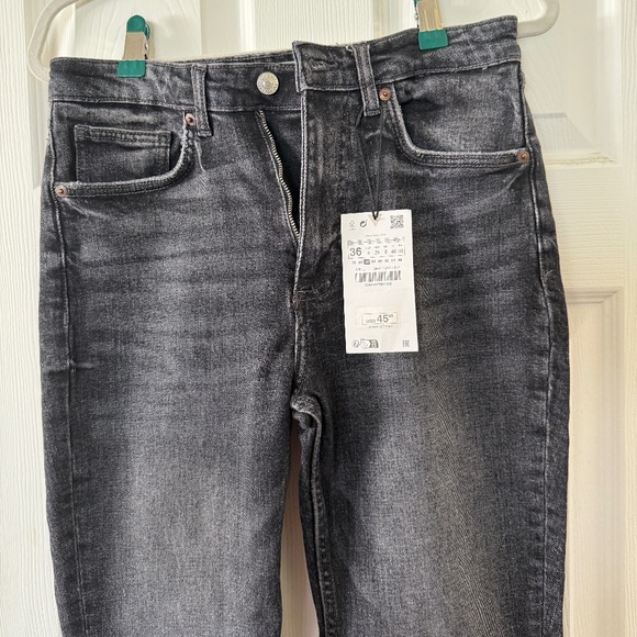 NWT Zara cropped flare jeans size 4 - Picture 2 of 8